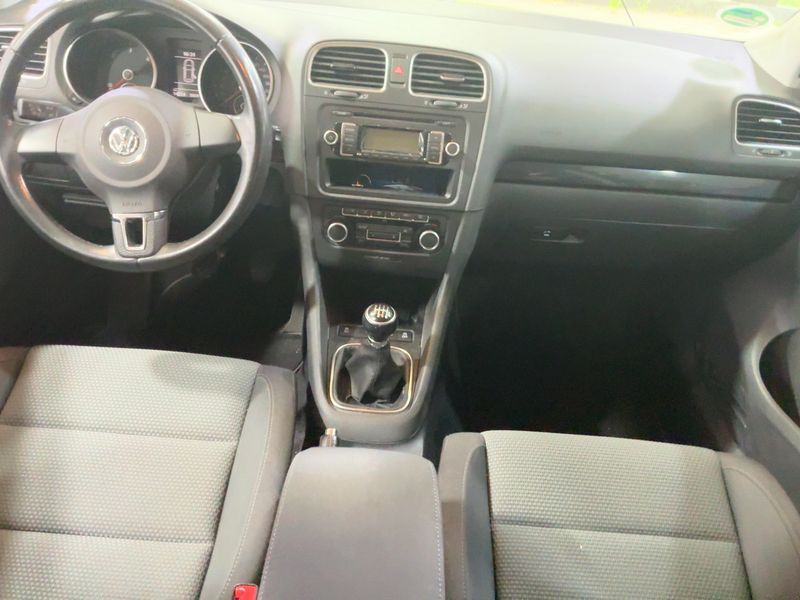 Volkswagen Golf VI 2.0 TDI Comfortline BlueMotion Tech 2011 – снимка 17
