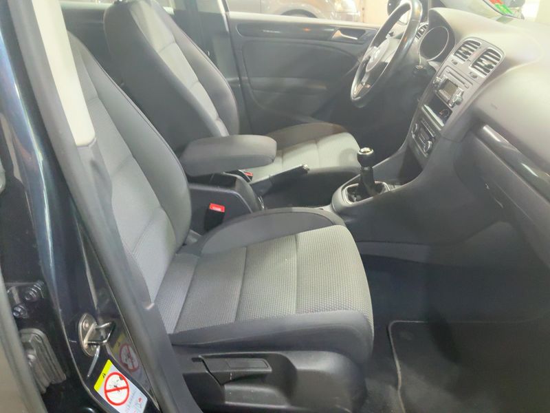 Volkswagen Golf VI 2.0 TDI Comfortline BlueMotion Tech 2011 – снимка 16