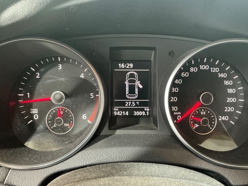 Volkswagen Golf VI 2.0 TDI Comfortline BlueMotion Tech 2011 – снимка 18