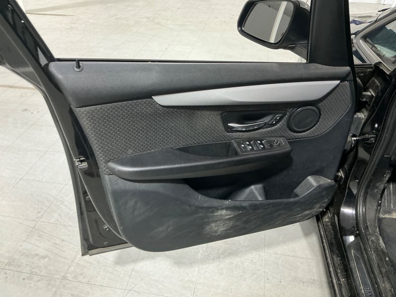 BMW 2er 214d Active Tourer Premiere 2016 – снимка 24