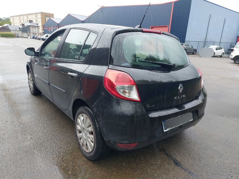 Renault Clio 1.5 dCi Dynamique 2010 – снимка 3
