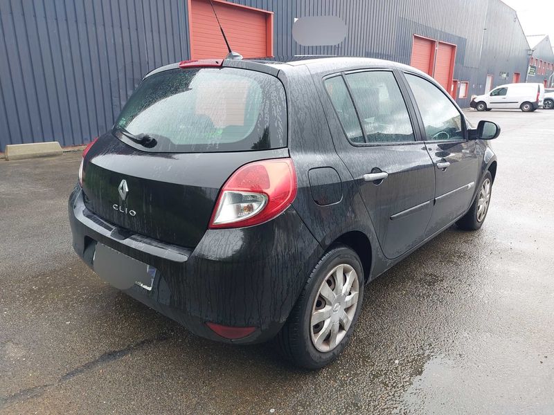 Renault Clio 1.5 dCi Dynamique 2010 – снимка 5