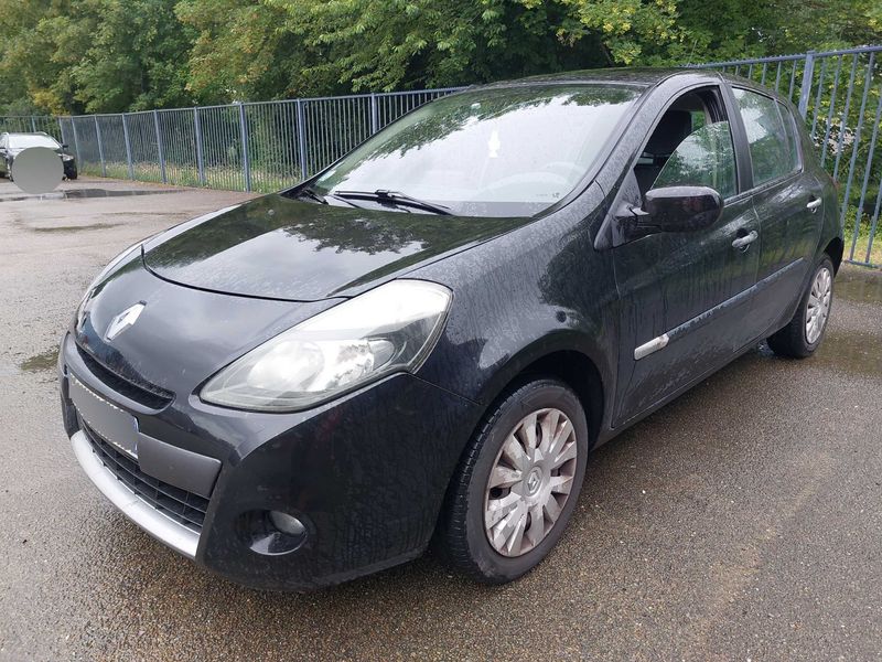 Renault Clio 1.5 dCi Dynamique 2010 – снимка 2