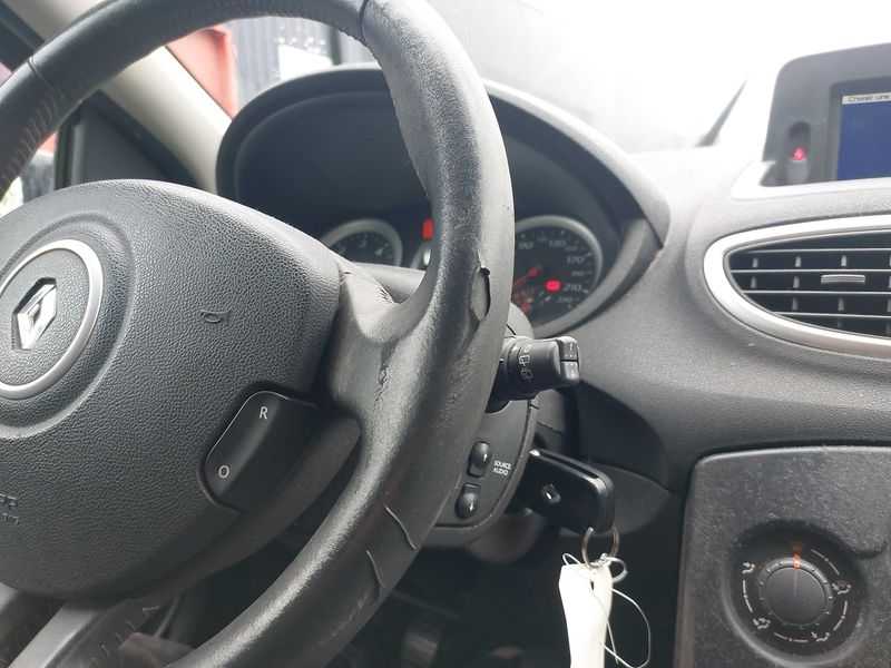 Renault Clio 1.5 dCi Dynamique 2010 – снимка 32