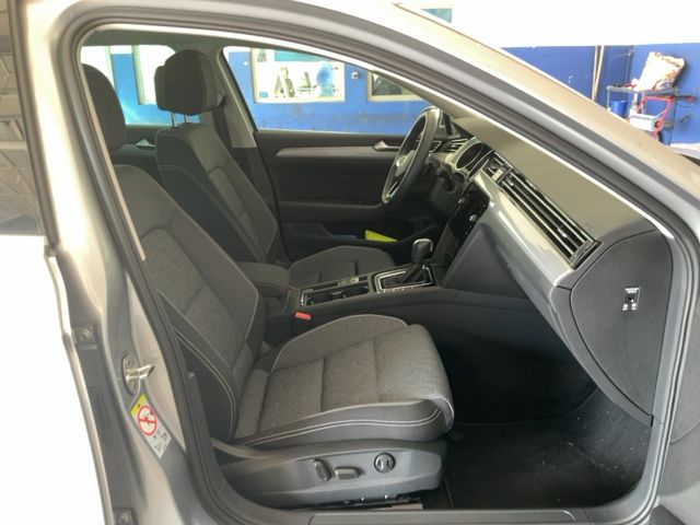 Volkswagen Passat 2.0 TDI Business 2023 – снимка 16