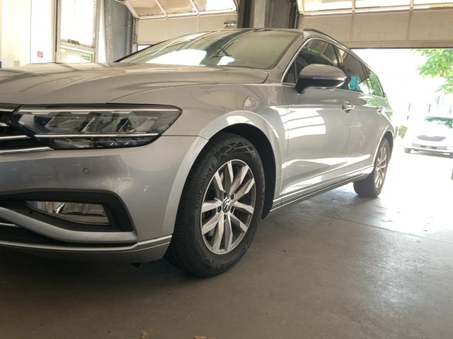Volkswagen Passat 2.0 TDI Business 2023 – снимка 2