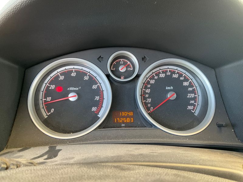 Opel Astra GTC 1.6 Sport 2008 – снимка 4