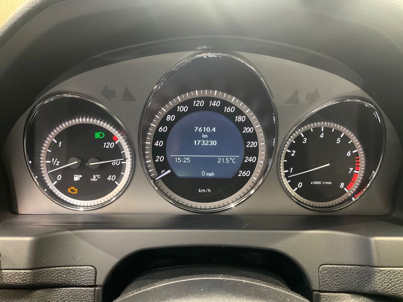 Mercedes-Benz C-Klasse C 180 CGI T BlueEfficiency Avantgarde 2011 – снимка 26