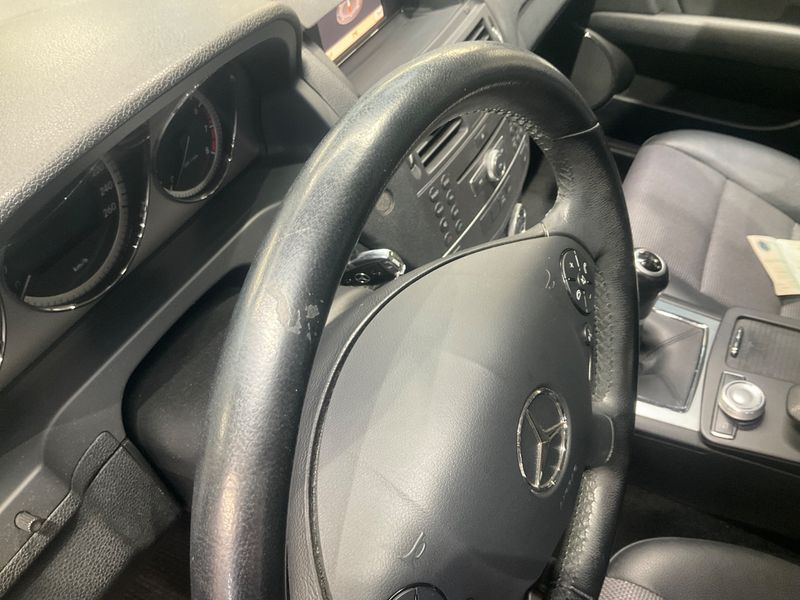 Mercedes-Benz C-Klasse C 180 CGI T BlueEfficiency Avantgarde 2011 – снимка 25