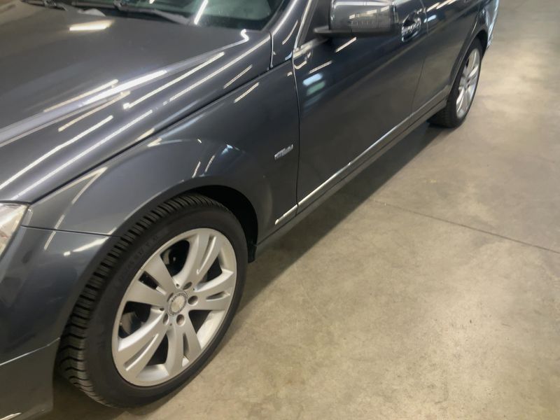 Mercedes-Benz C-Klasse C 180 CGI T BlueEfficiency Avantgarde 2011 – снимка 2