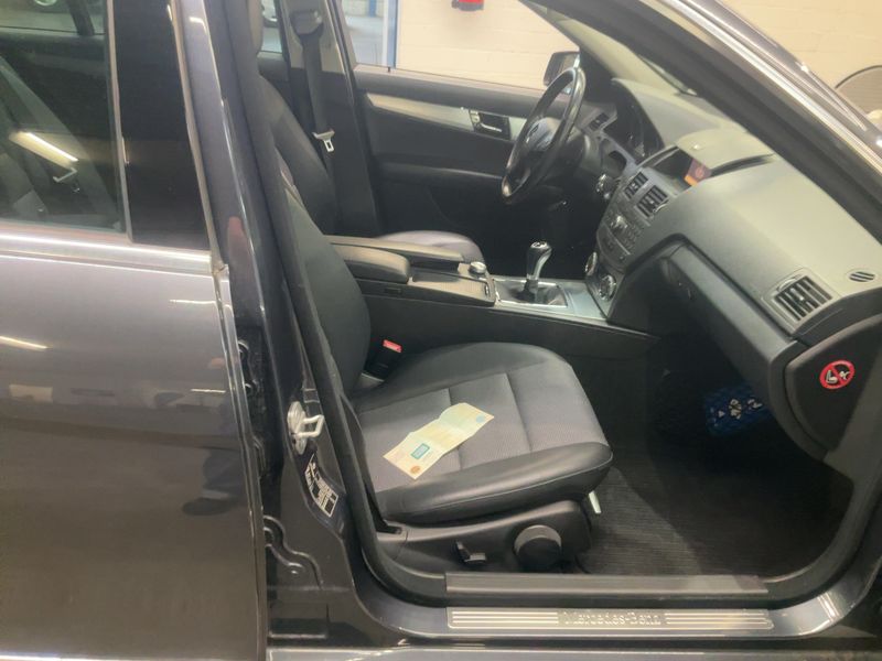 Mercedes-Benz C-Klasse C 180 CGI T BlueEfficiency Avantgarde 2011 – снимка 16