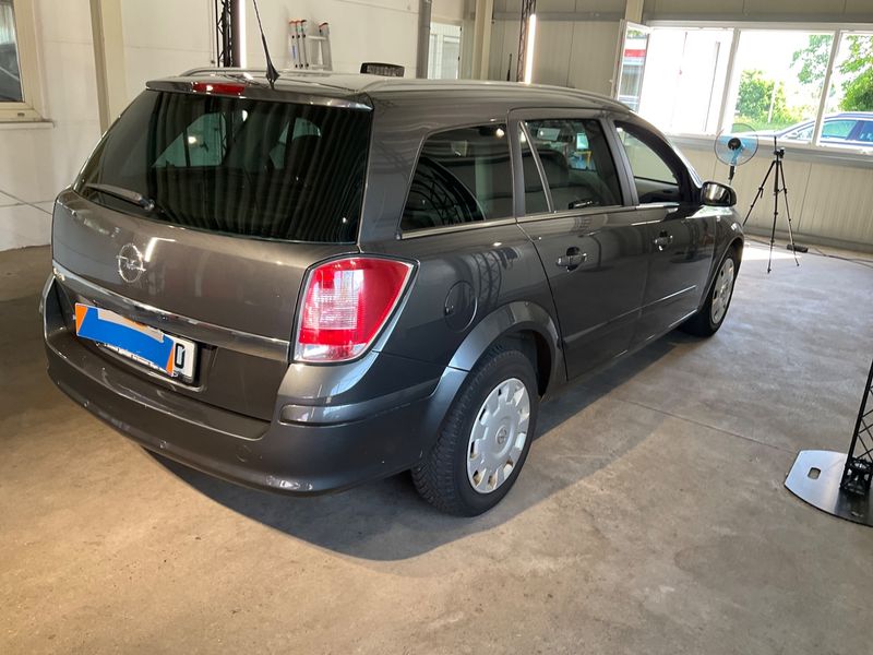 Opel Astra 1.6 Innovation "110 Jahre" 2009 – снимка 2
