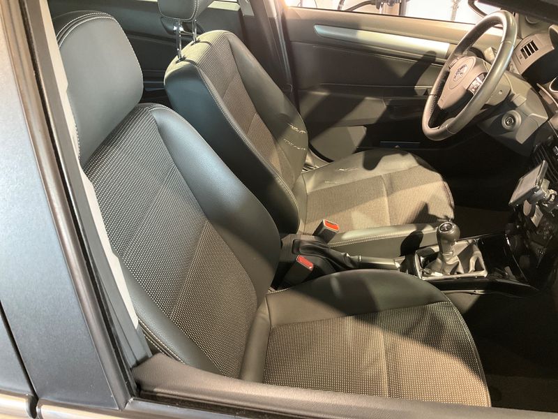Opel Astra 1.6 Innovation "110 Jahre" 2009 – снимка 3