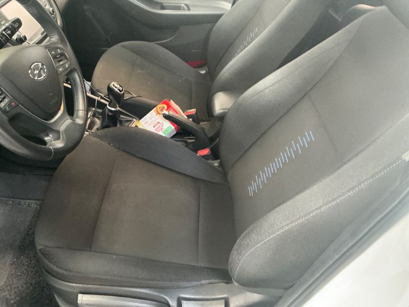 Hyundai i20 1.0 TDGI Essence 2018 – снимка 27
