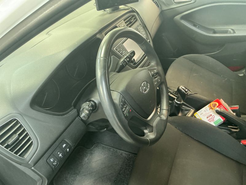 Hyundai i20 1.0 TDGI Essence 2018 – снимка 28