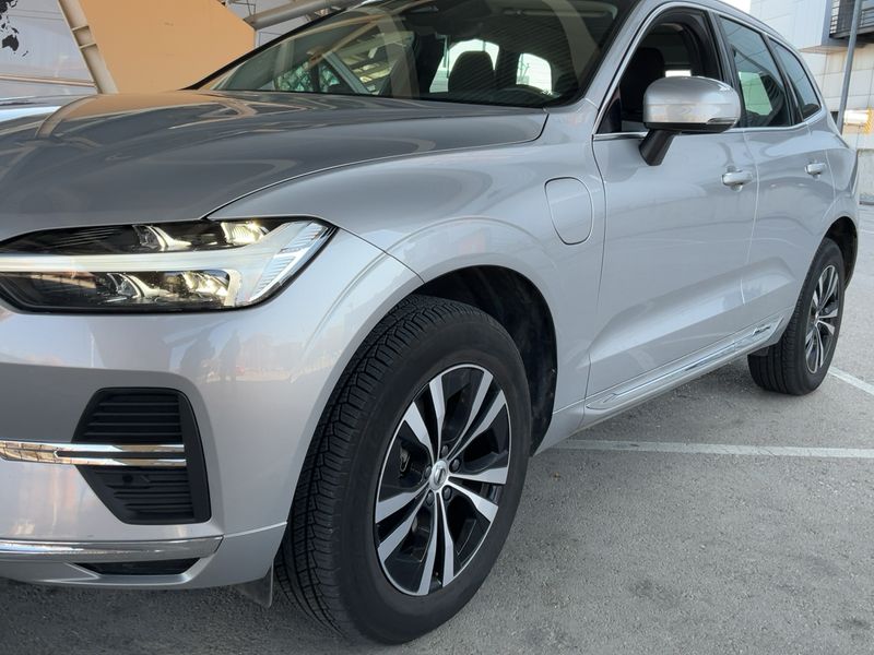 Volvo XC60 2.0 T6 Recharge Plug-in Hybrid Core AWD 2022 – снимка 2