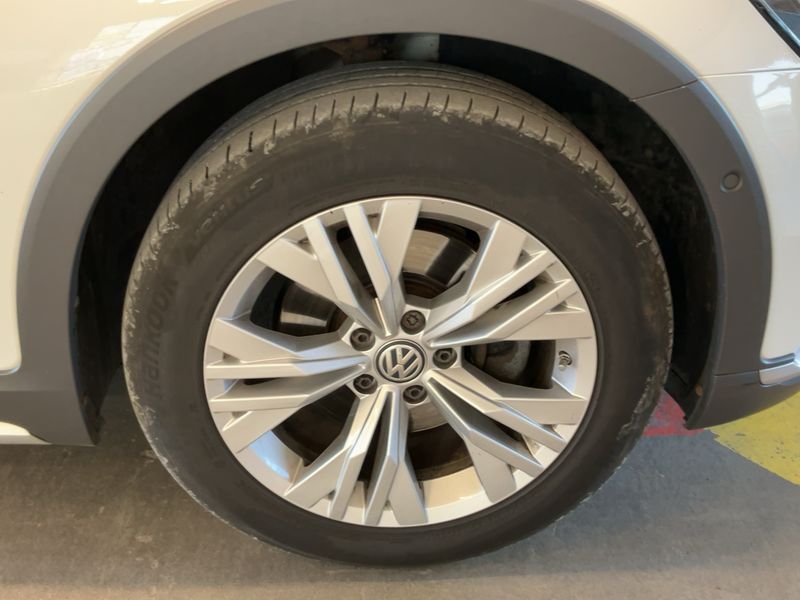 Volkswagen Passat Alltrack 2.0 TDI 4Motion BlueMotion Tech 2016 – снимка 11