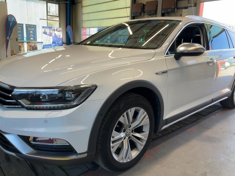 Volkswagen Passat Alltrack 2.0 TDI 4Motion BlueMotion Tech 2016 – снимка 2