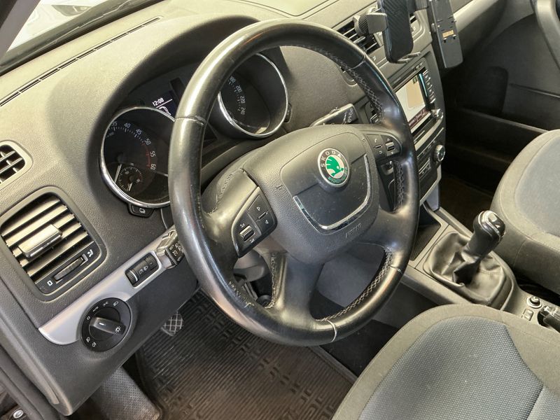 Skoda Yeti 2.0 TDI Ambition 4x4 2012 – снимка 34