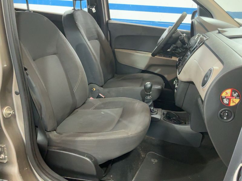 Dacia Lodgy 1.5 dCi Diesel Laureate 2012 – снимка 11