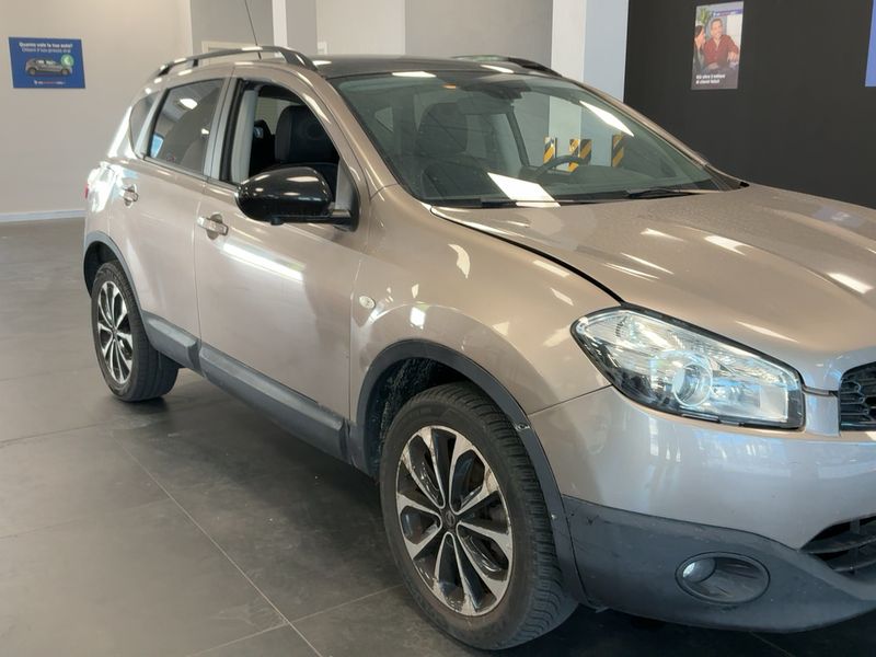 Nissan Qashqai 2.0 360 4x4 2013 – снимка 12