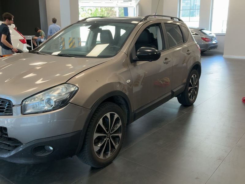 Nissan Qashqai 2.0 360 4x4 2013 – снимка 2