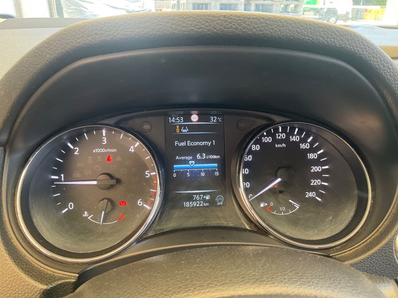Nissan Qashqai 1.6 dCi N-Connecta 2016 – снимка 27