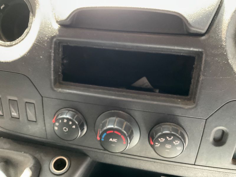 Renault Master 2.3 dCi L2H2 3,3 Grand Confort 2017 – снимка 44