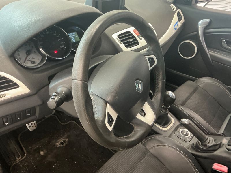 Renault Megane 2.0 TCe GT 2011 – снимка 42