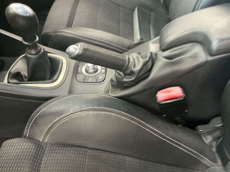 Renault Megane 2.0 TCe GT 2011 – снимка 43