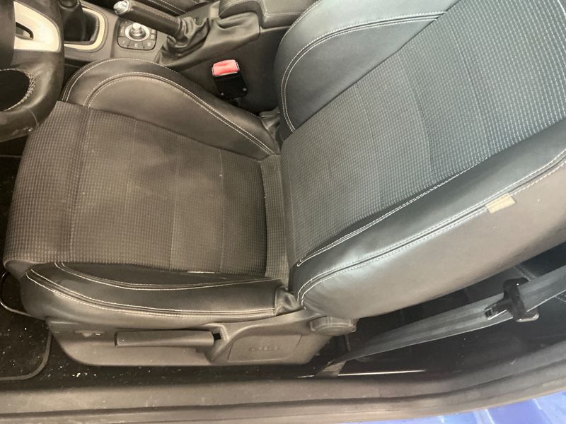 Renault Megane 2.0 TCe GT 2011 – снимка 41