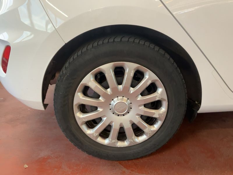 Ford Fiesta 1.1 Business 2018 – снимка 9