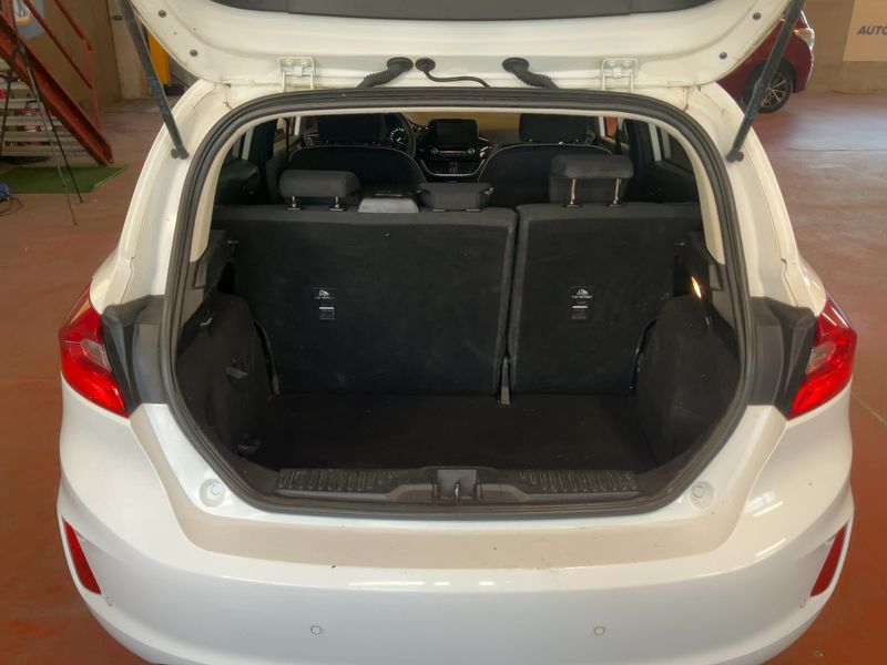 Ford Fiesta 1.1 Business 2018 – снимка 16