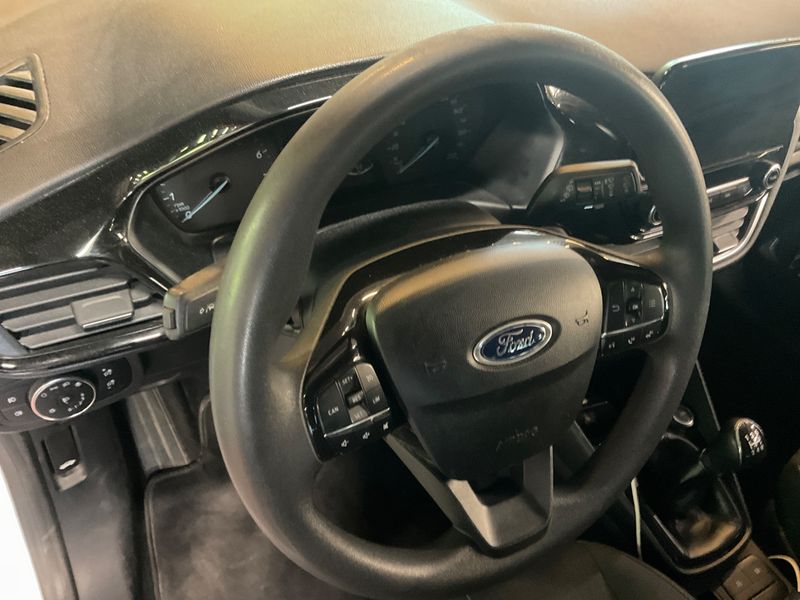 Ford Fiesta 1.1 Business 2018 – снимка 30