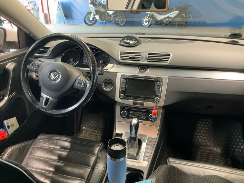 Volkswagen Passat 2.0 TDI Highline BlueMotion Tech 2011 – снимка 17