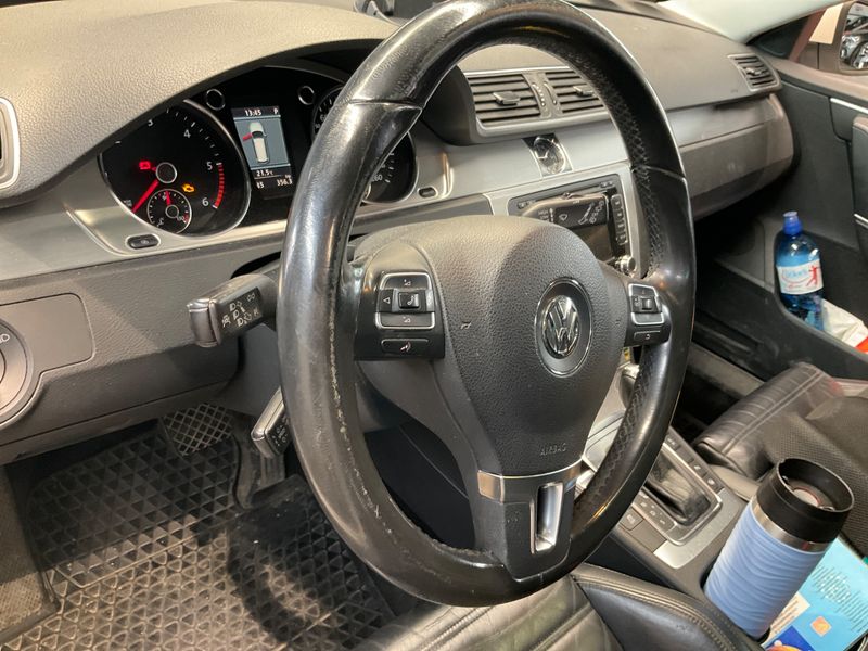 Volkswagen Passat 2.0 TDI Highline BlueMotion Tech 2011 – снимка 34