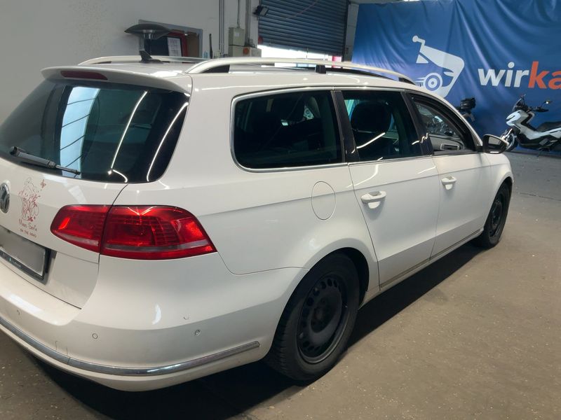 Volkswagen Passat 2.0 TDI Highline BlueMotion Tech 2011 – снимка 8