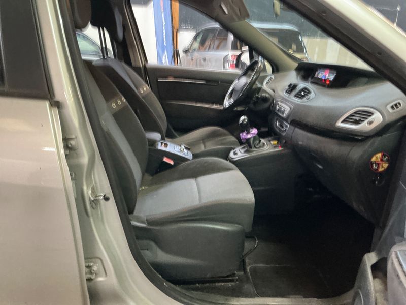 Renault Scenic 1.5 dCi Dynamique 2013 – снимка 3