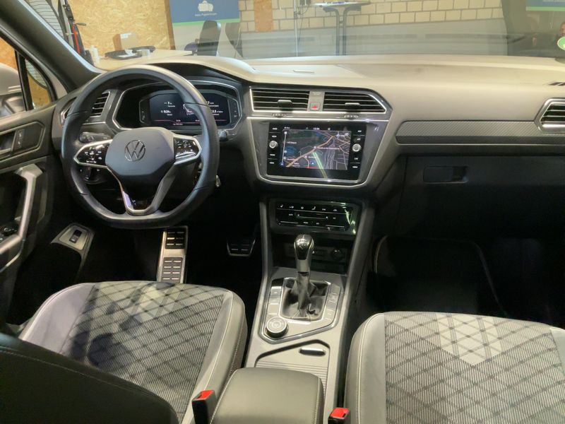 Volkswagen Tiguan Allspace 2.0 TSI R-Line 4Motion 2023 – снимка 18