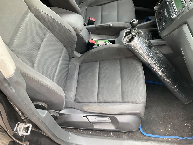 Volkswagen Golf V 1.9 TDI Sportline 2005 – снимка на щета