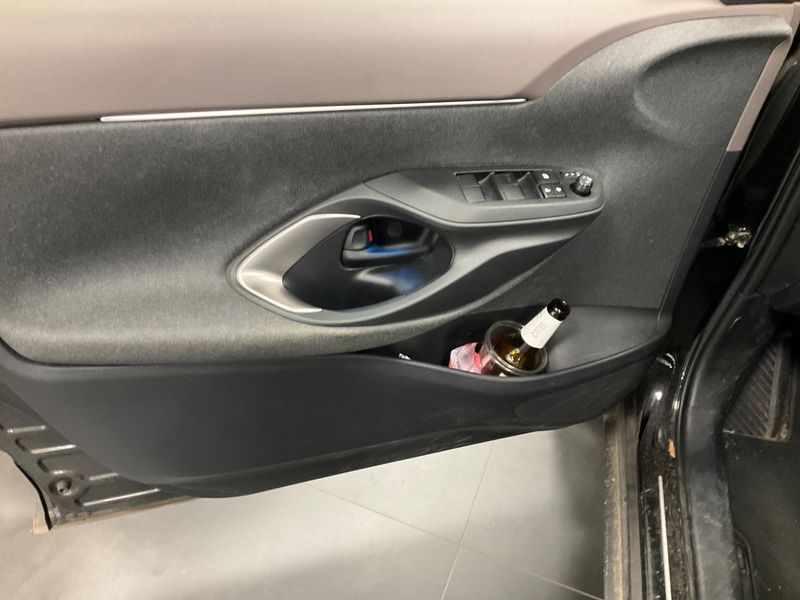 Toyota Yaris Cross 1.5 Hybrid 2WD Lounge 2022 – снимка 23