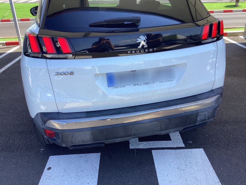 Peugeot 3008 1.6 Blue-HDi Allure 2017 – снимка 27