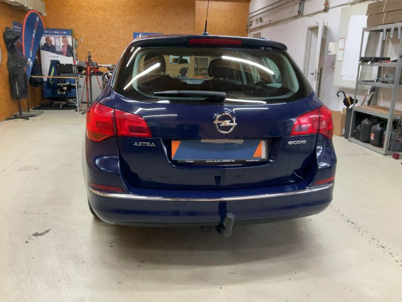 Opel Astra 1.4 Turbo LPG Edition 2012 – снимка 7