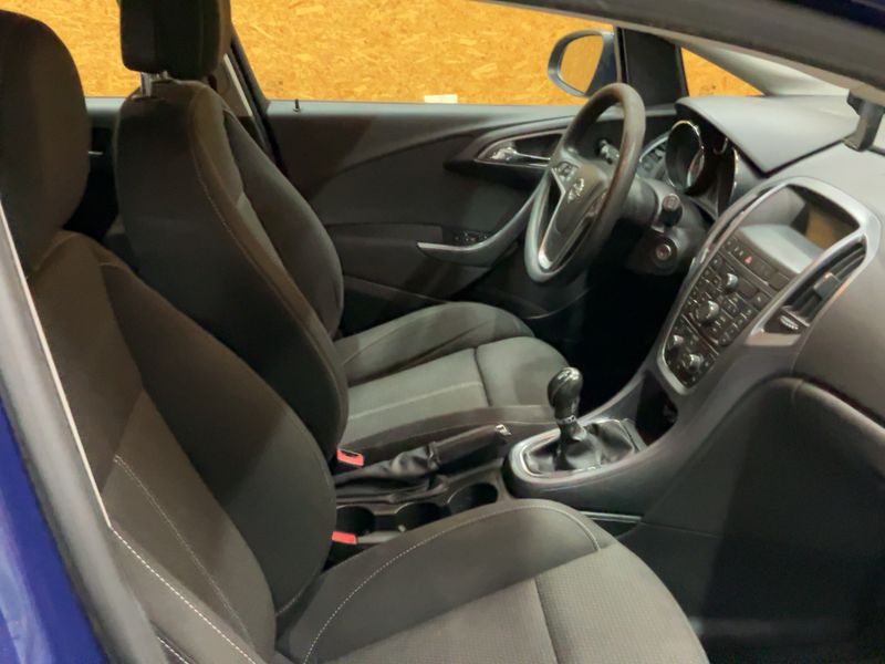 Opel Astra 1.4 Turbo LPG Edition 2012 – снимка 17