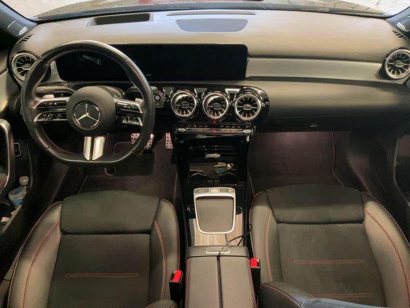 Mercedes-Benz A-Klasse Limousine A 200 d AMG Line 2023 – снимка 17