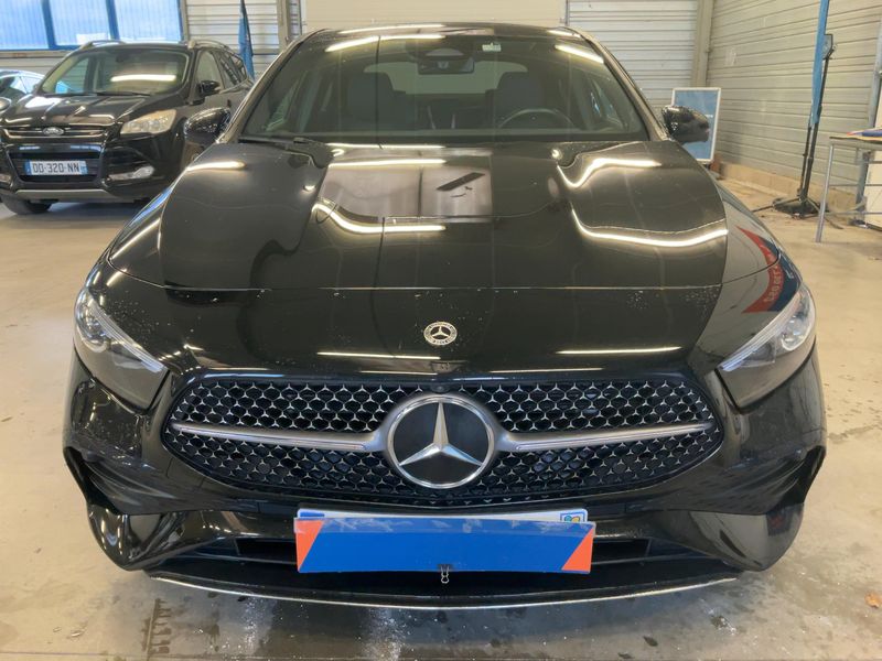 Mercedes-Benz A-Klasse Limousine A 200 d AMG Line 2023 – снимка 14