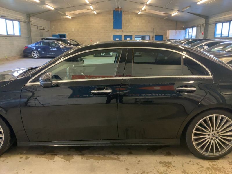 Mercedes-Benz A-Klasse Limousine A 200 d AMG Line 2023 – снимка 4