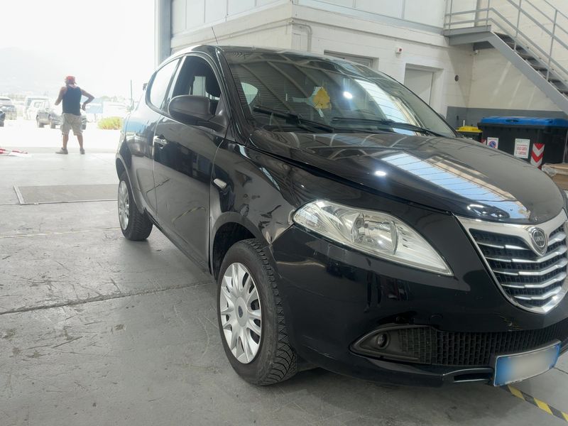 Lancia Ypsilon 0.9 TwinAir CNG Silver 2015 – снимка 12