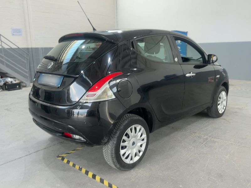 Lancia Ypsilon 0.9 TwinAir CNG Silver 2015 – снимка 8