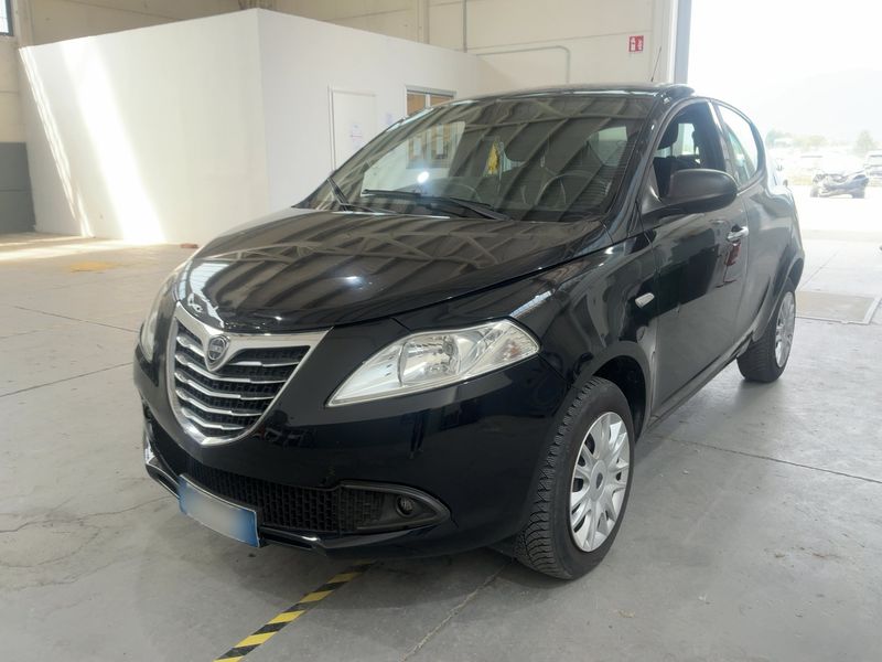 Lancia Ypsilon 0.9 TwinAir CNG Silver 2015 – снимка 1
